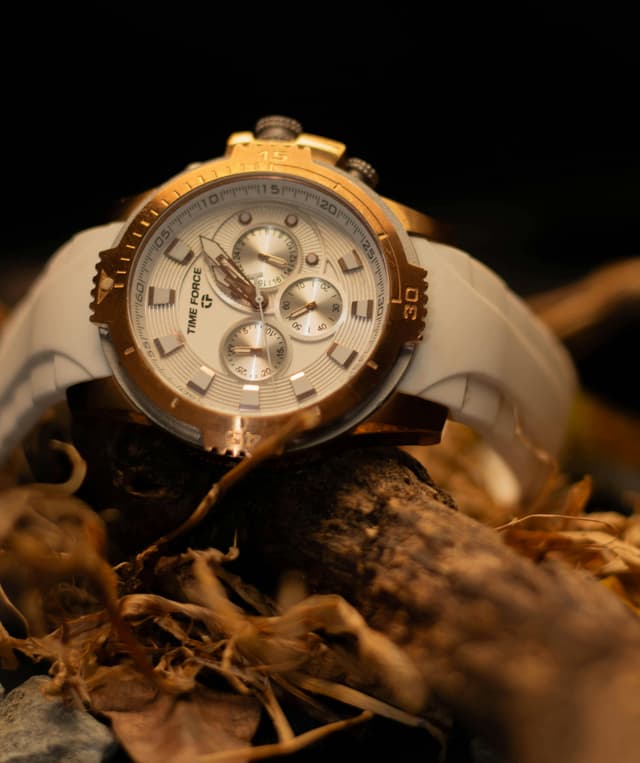 นาฬิกาข้อมือแฟชั่น